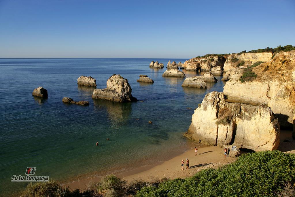 Rocha Praia Mar Beach Front Line Bay Portimão Exteriör bild