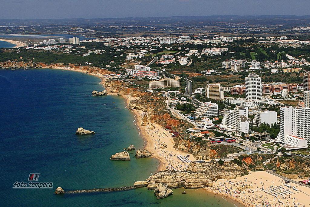 Rocha Praia Mar Beach Front Line Bay Portimão Exteriör bild